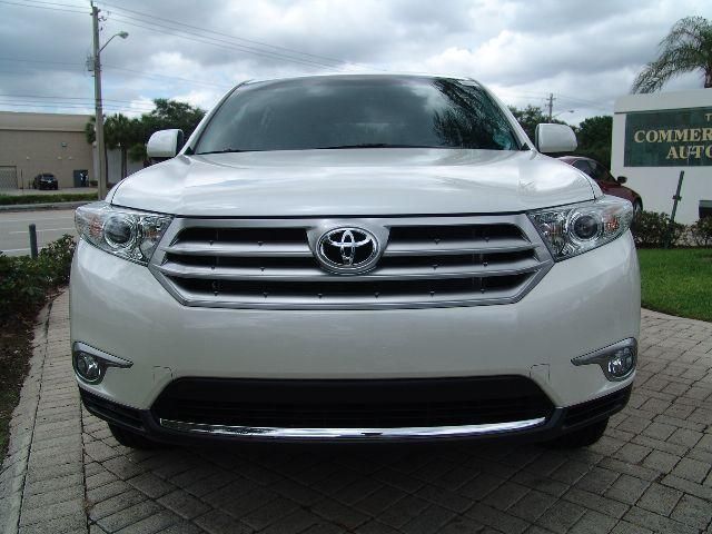 For sale 2012 toyota highlander se (white)