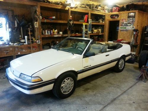 1991 pontiac sunbird le convertible 2-door 2.0l