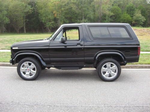 Customized 1981 ford bronco xlt