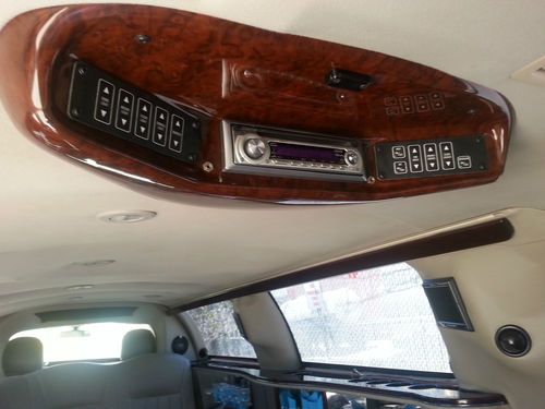 2006 Lincoln Town Car 120" Limo / Limousine by Royale, US $13,900.00, image 3