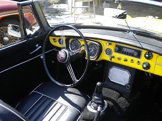 1967 MGB Convertible with Overdrive, image 2