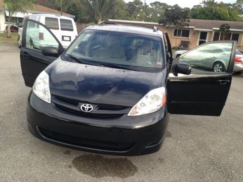 2009 totyota sienna one owner