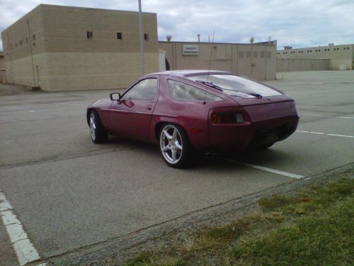 Porsche 928