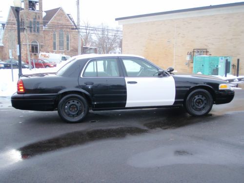 2007 ford crown victoria police interceptor sedan 4-door 4.6l