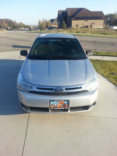 2011 ford focus se sedan 4-door 2.0l