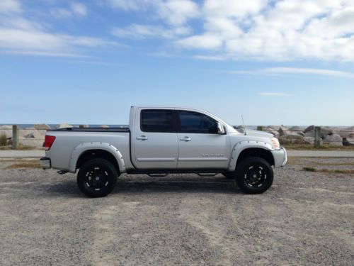 2007 nissan titan le crew cab pickup 4-door 5.6l