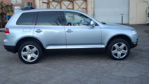 Touareg awd suv 4.2l - light blue loaded with nav, sat. radio, camera the works