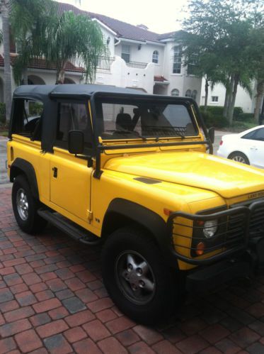 Amazing 1995 land rover defender 90. manual transmission. low mileage 53,000.