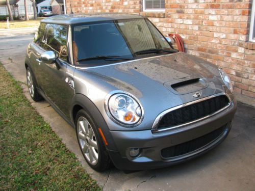 2009 mini cooper s - low miles - 31-33 mpg