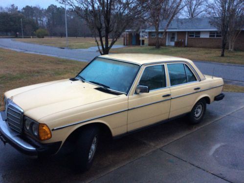 Mercedes-benz 300d 1983 diesel classic no reserve!