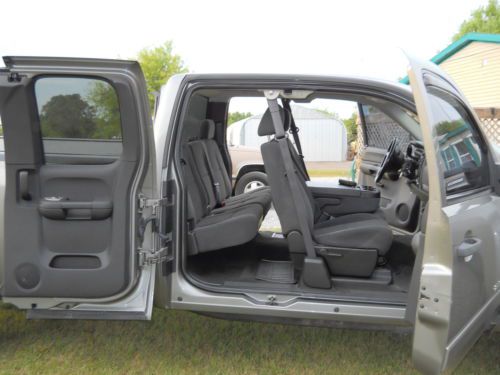 2008 Chevrolet Silverado 2500 HD LT Extended Cab Pickup 4-Door 6.6L, image 3