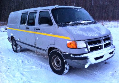 2001 dodge ram 1500 van base standard cargo van 3-door 3.9l