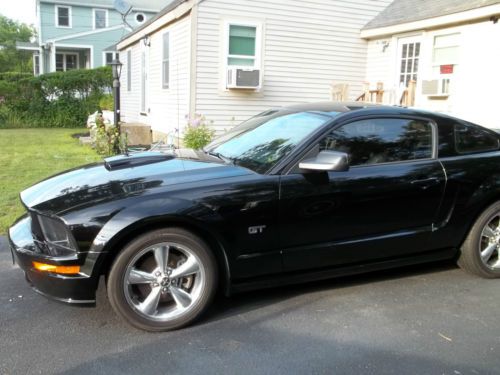 2008 ford mustang gt, very clean inside &amp; out , less than 40k miles