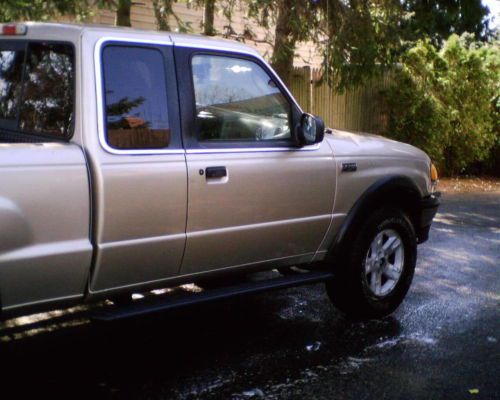 Mazda b3000 pickup 4x4 xtra cab