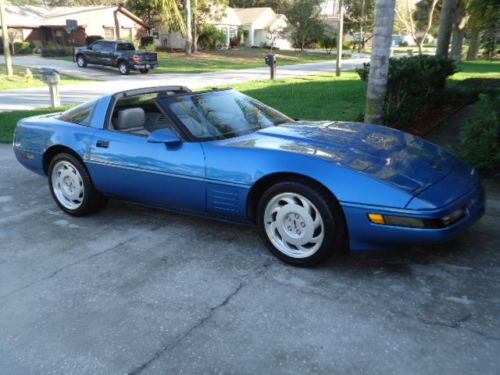 1992 chevrolet corvette base hatchback 2-door 5.7l