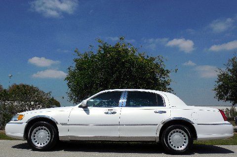White pearl pristine executive~leather~35k miles-chrome &amp; new tires~01 02 03 04