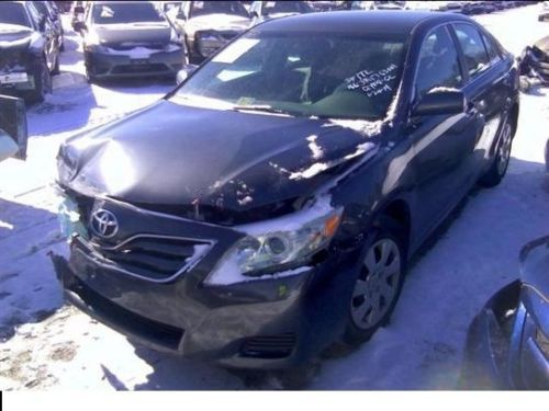 2010 toyota camry xle sedan 4-door 2.5l