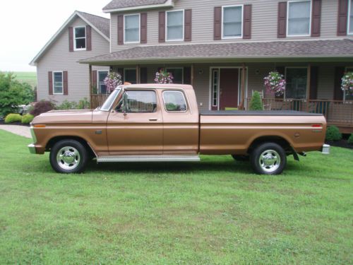 1975 Ford F-250 Custom Supercab 40,000 orig mi, 100% rust free, 100% orig paint, image 2