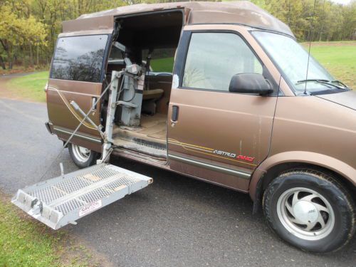 1995 chevy  astro van wheelchair lift side door working condition no reserve