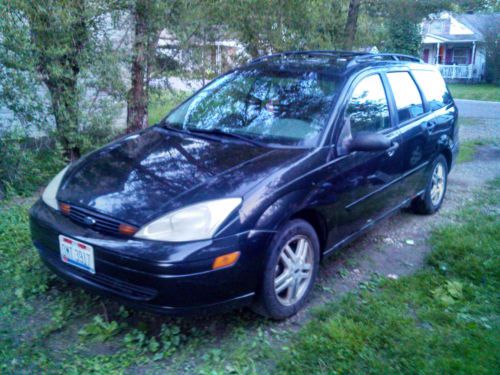 2000 ford focus se wagon 4-door 2.0l, black wagon, good condition