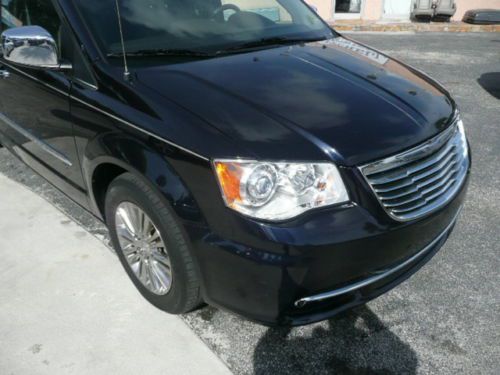2011 Chrysler Town and Country Limited Stow and Go 1 Owner Clean Car Fax, US $25,000.00, image 9