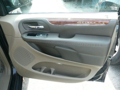 2011 Chrysler Town and Country Limited Stow and Go 1 Owner Clean Car Fax, US $25,000.00, image 26