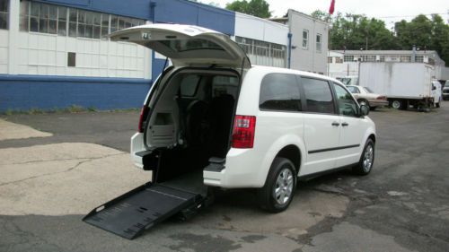 2010 doddge grand caravan c/v rear loading ramp wheelchair van