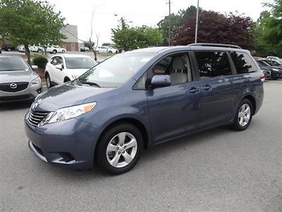 5dr 8-pass van v6 le fwd toyota sienna le low miles 4 dr van automatic gasoline