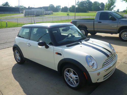 2006 mini cooper base hatchback 2-door 1.6l