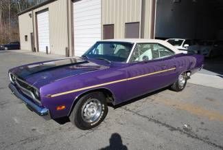 1970 road runner purplr 383 4spd  hood factory air cond very rare very nice