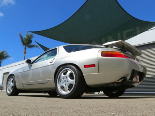 Porsche 928 gts manual rare featured in porsche tv/print ad paint to sample