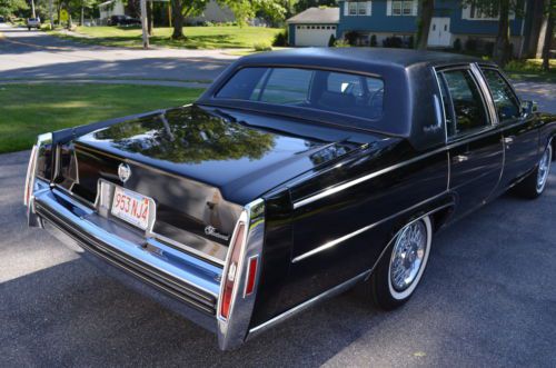 Fleetwood Cadillac катафалк 1990