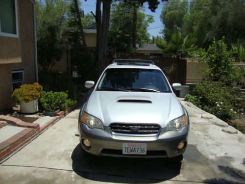 2006 subaru outback xt wagon turbo,navigation,low milles