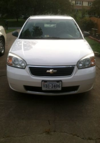 2006 white chevrolet malibu ls sedan 4-door v-6