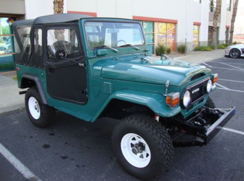TOYOTA LAND CRUISER FJ40 CHEVY V8 - 1976 WITH DISC BRAKES, image 6