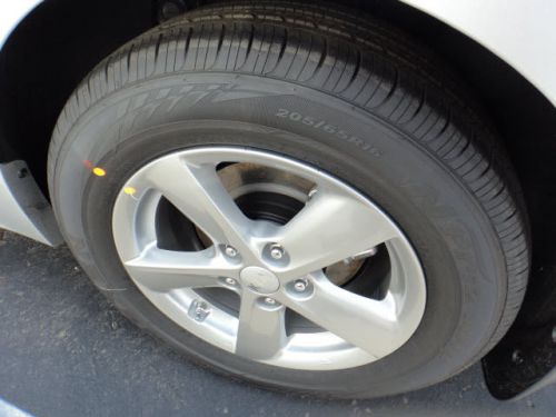 2015 Kia  LX, image 2