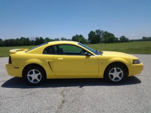 2002 ford mustang base