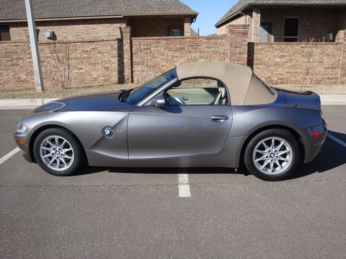 2005 bmw z4 2.5i convertible 2-door 2.5l, dvd+navigation, power convertable top