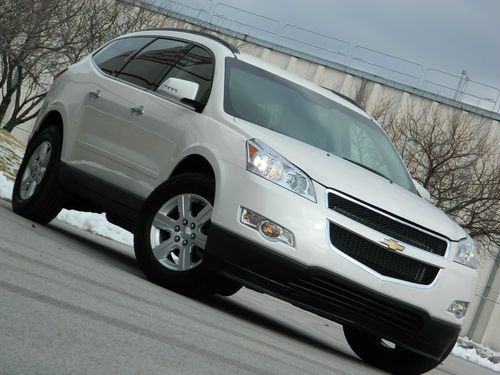 2012 chevy traverse lt awd 24k like new bluetooth 8 seats handsfree phone keyles