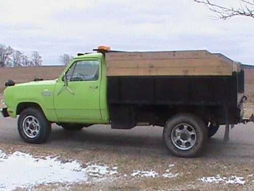 1979 dodge 4x4 dump truck w400 (rare)