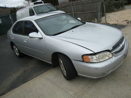 2000 nissan altima gxe sedan 4-door 2.4l - alloy wheels