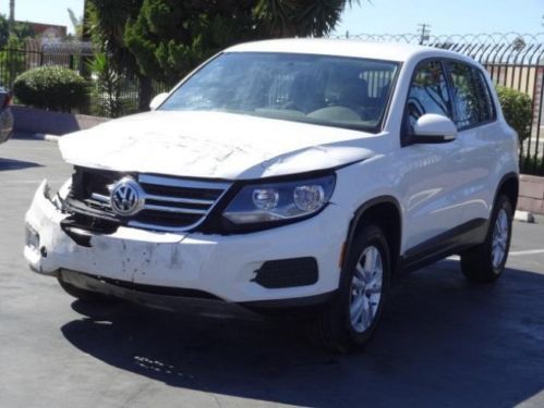 2014 volkswagen tiguan s 2.0 tsi damaged repairable salvage low miles! must see!