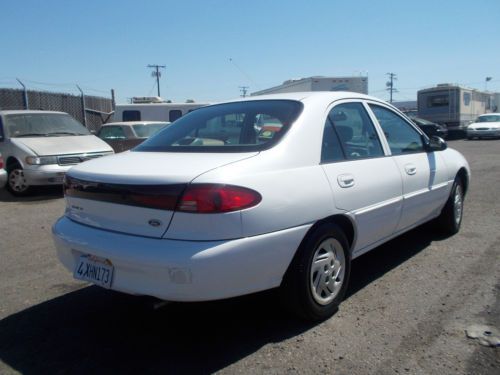 2002 Ford Escort No Reserve, image 2