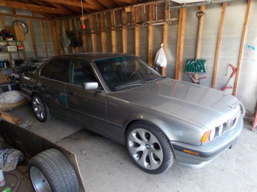 1995 bmw 525i base sedan 4-door 2.5l