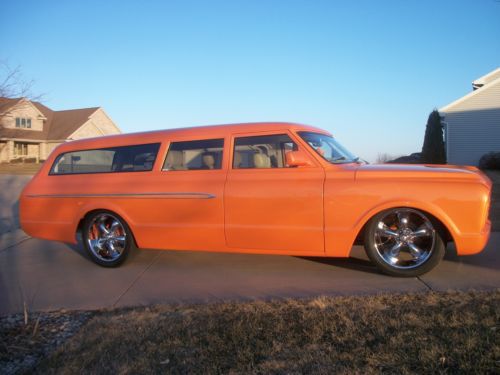 1967 chevrolet suburban custom