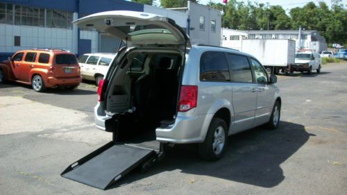 2012 dodge grand caravan sxt rear ramp handicap wheelchair van