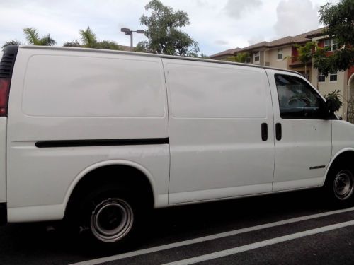 2001 gmc savana 3500 base standard cargo van 3-door 5.7l