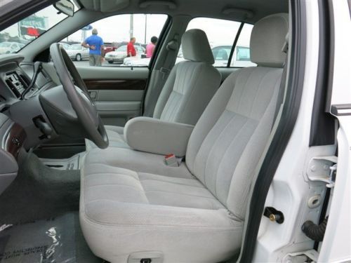 ONLY 20K MILES SUPER CLEAN GS Edition Cloth Interior 4.6L V8 Rear Wheel Drive, image 4