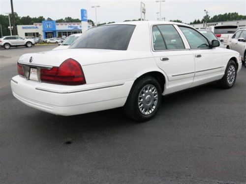 ONLY 20K MILES SUPER CLEAN GS Edition Cloth Interior 4.6L V8 Rear Wheel Drive, image 9