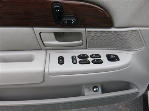 ONLY 20K MILES SUPER CLEAN GS Edition Cloth Interior 4.6L V8 Rear Wheel Drive, image 12